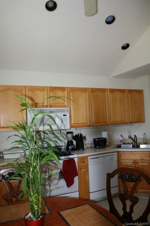 Elizabeth Townes - Residential