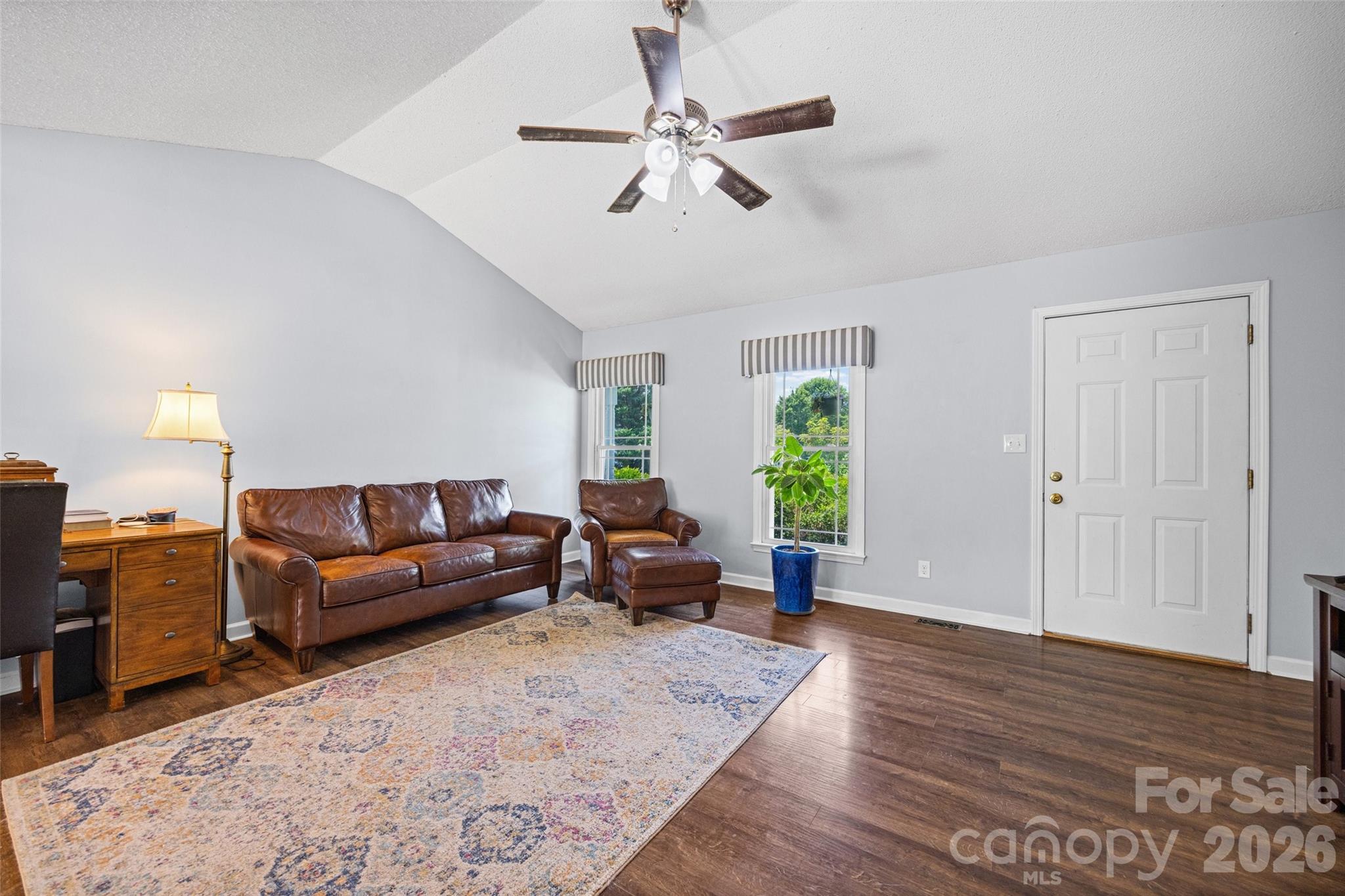 5240 Spring Glen