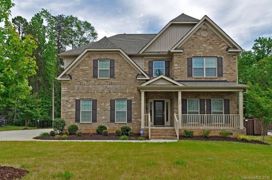 Gorgeous all-brick home in Lake Forest in the heart of Lake Wylie.  KIT w/granite countertops and SS appl, breakfast nook opens into cozy FR w/surround sound inc speaker deck. Gas FP, Formal DR w/coffered ceiling, formal LR, hardwoods downstairs, huge master w/his & her closets. Lg 2ndary BR/walk-in closets. Bonus/4th BR. Lg fenced back yard w/deck perfect for BBQs. 1.5 mi to New Y Aquatic Center and Water Park. Close to Charlotte and Fort Mill. Award-winning Clover schls & low York County taxes