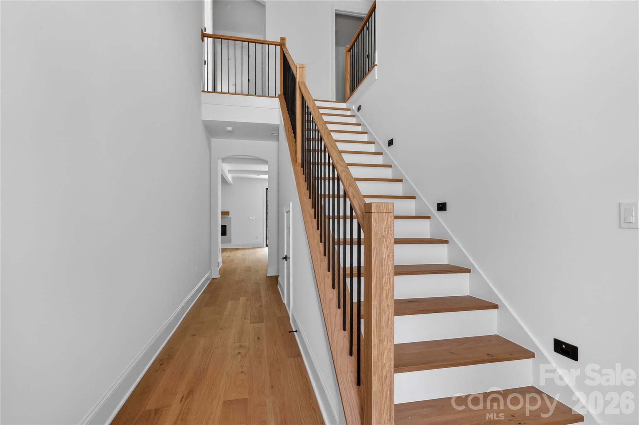 421 W Cama Street