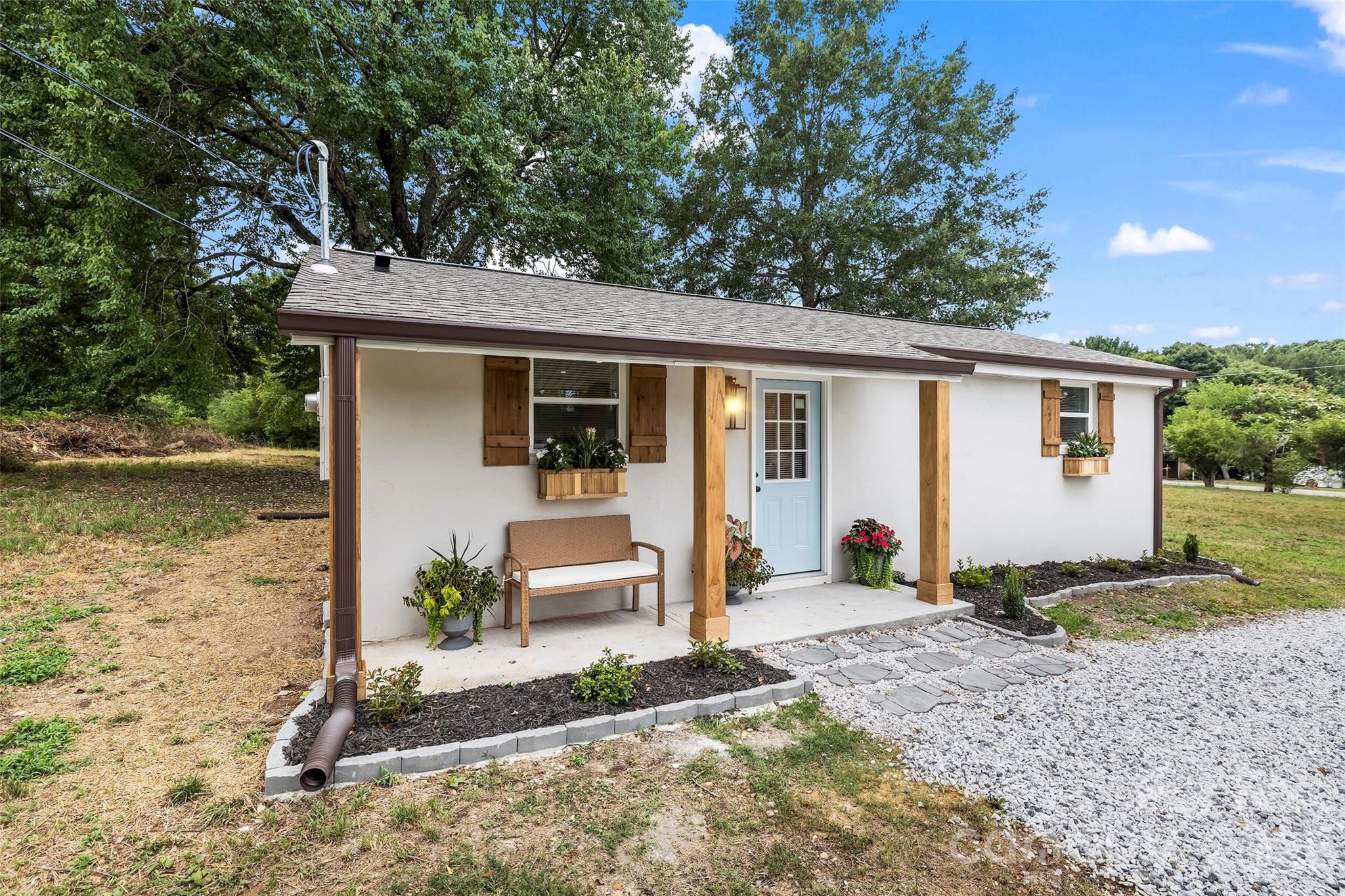 655 Lakeview Road
