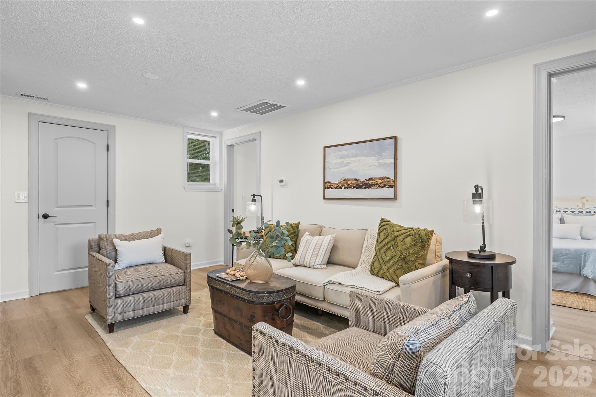 655 Lakeview Road