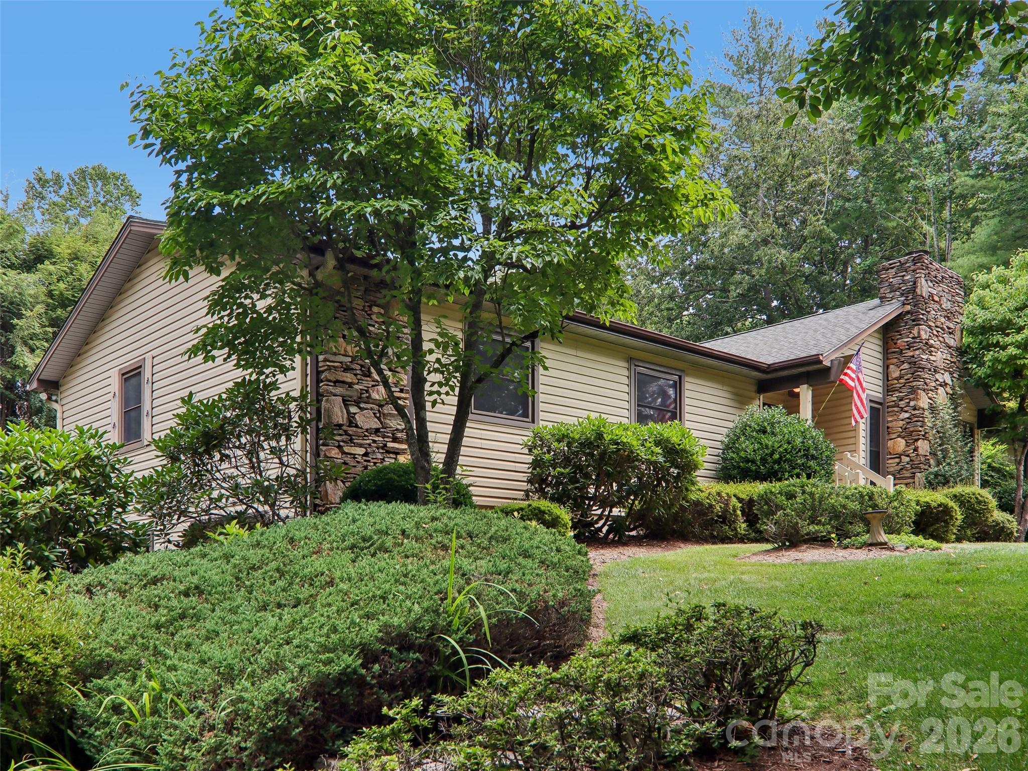 1 Bridle Path Court
