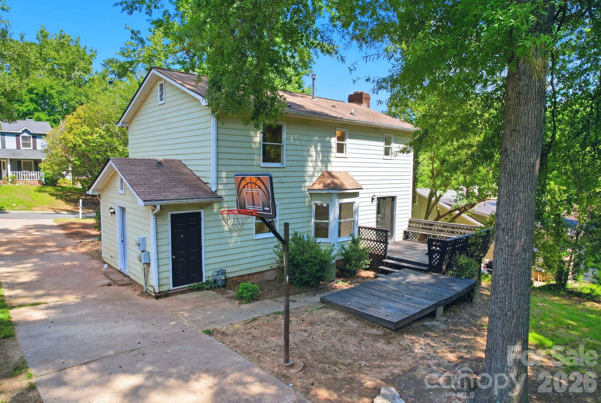 2819 Royal Ridge Lane