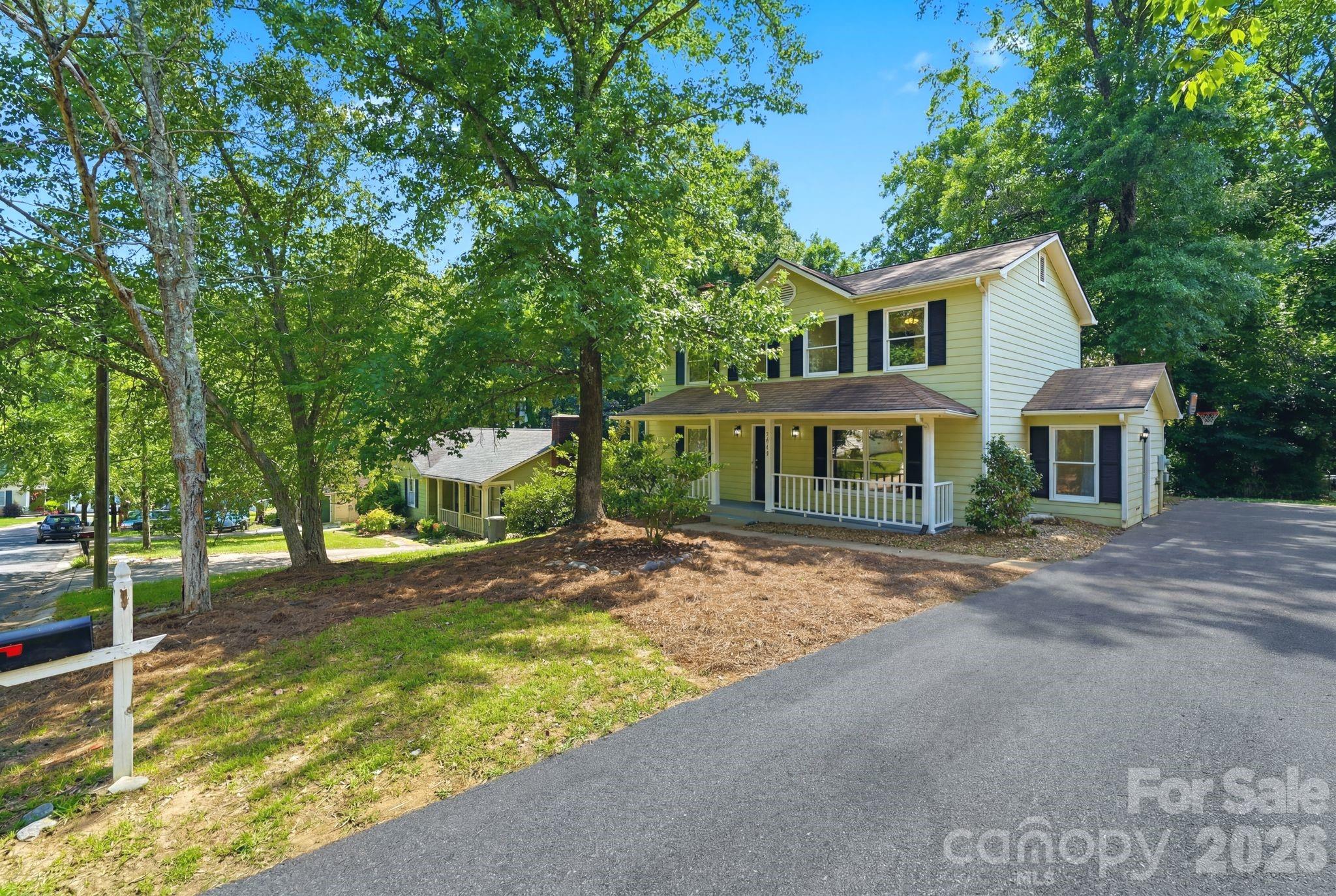 2819 Royal Ridge Lane
