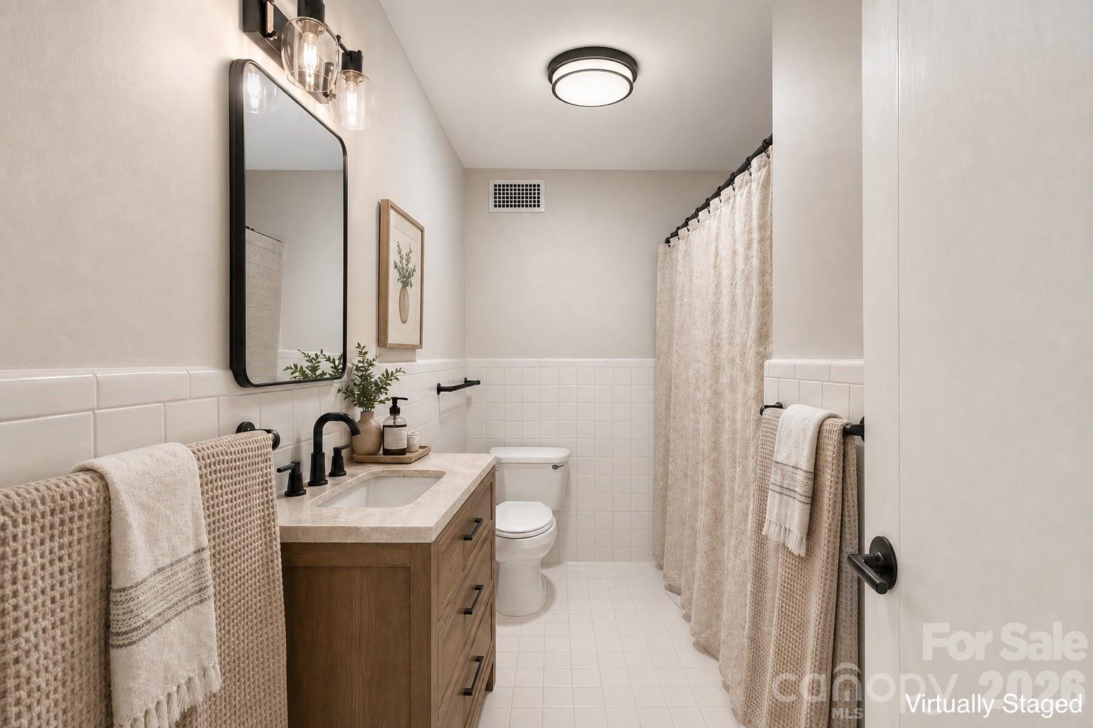 1300 Queens Road 402