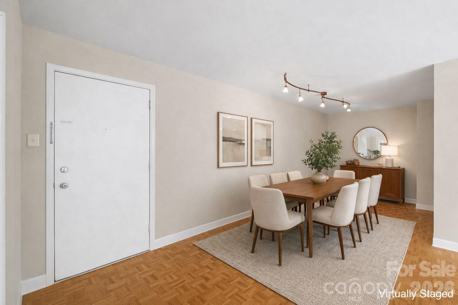 1300 Queens Road 402