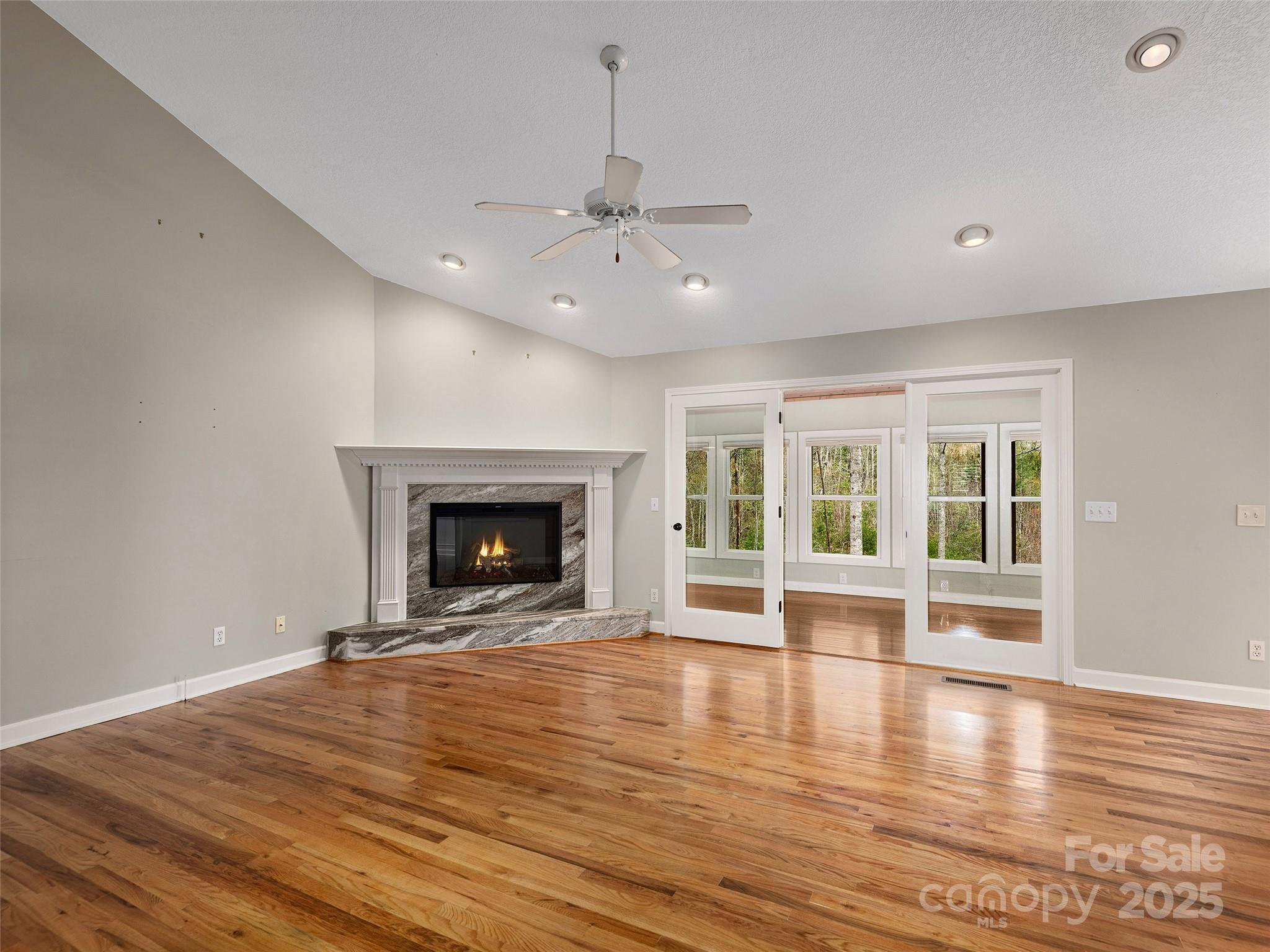 9 Kit Court