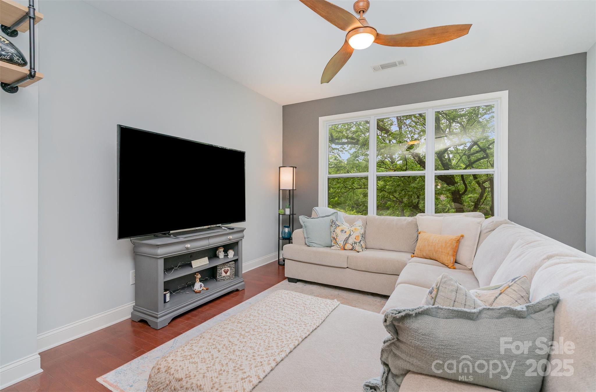1000 E Woodlawn Road 315