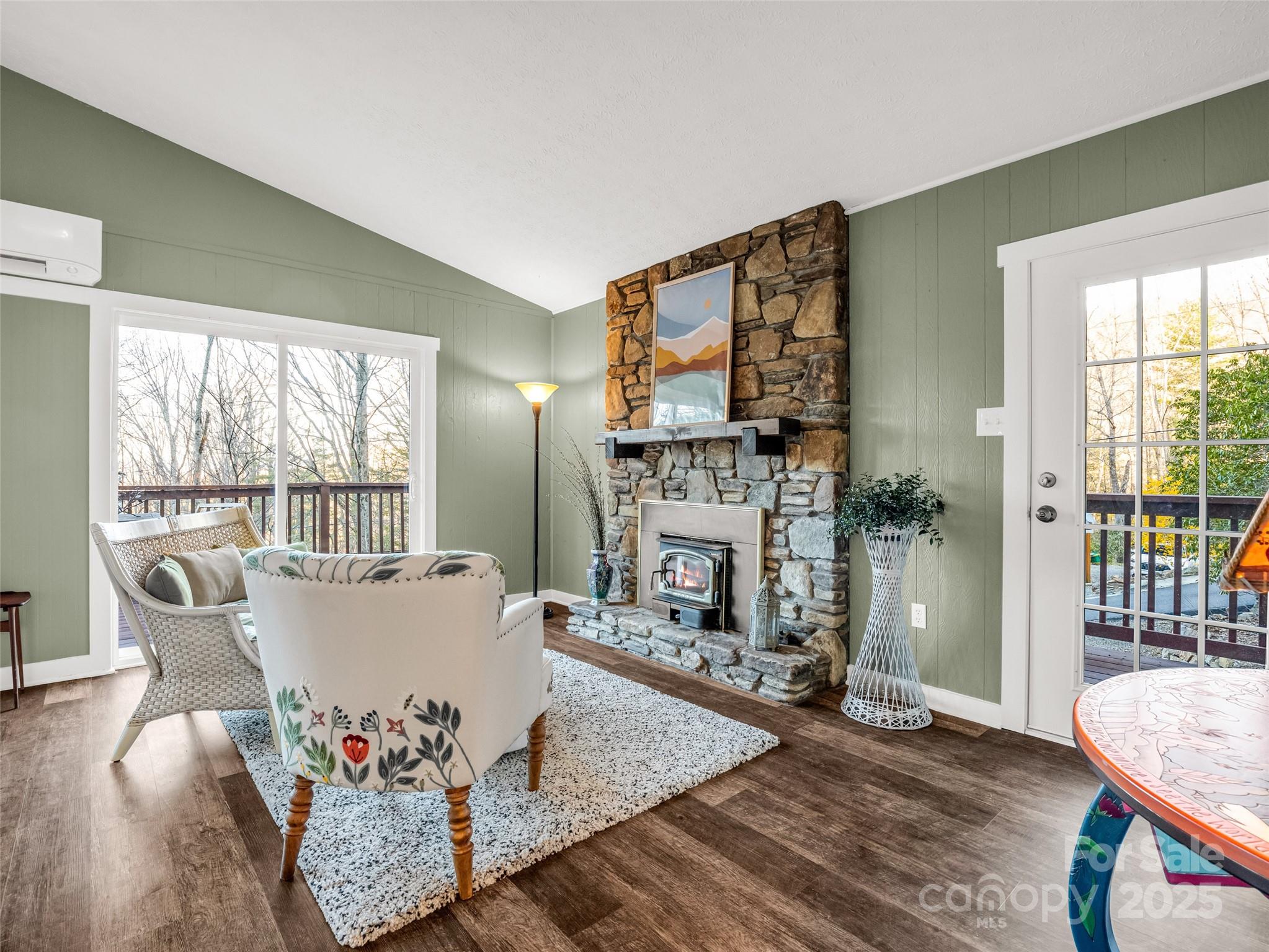 1625 Mountain Cove Road