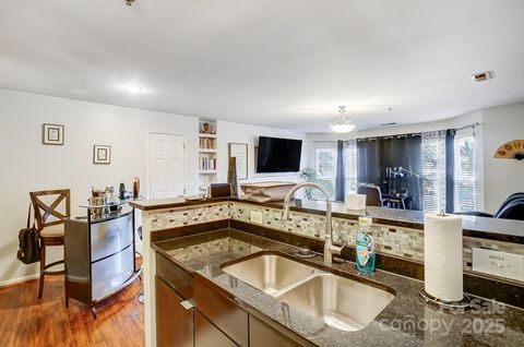 Photo of 529 N Graham Street, Charlotte, NC 28202 (MLS # 4301990)