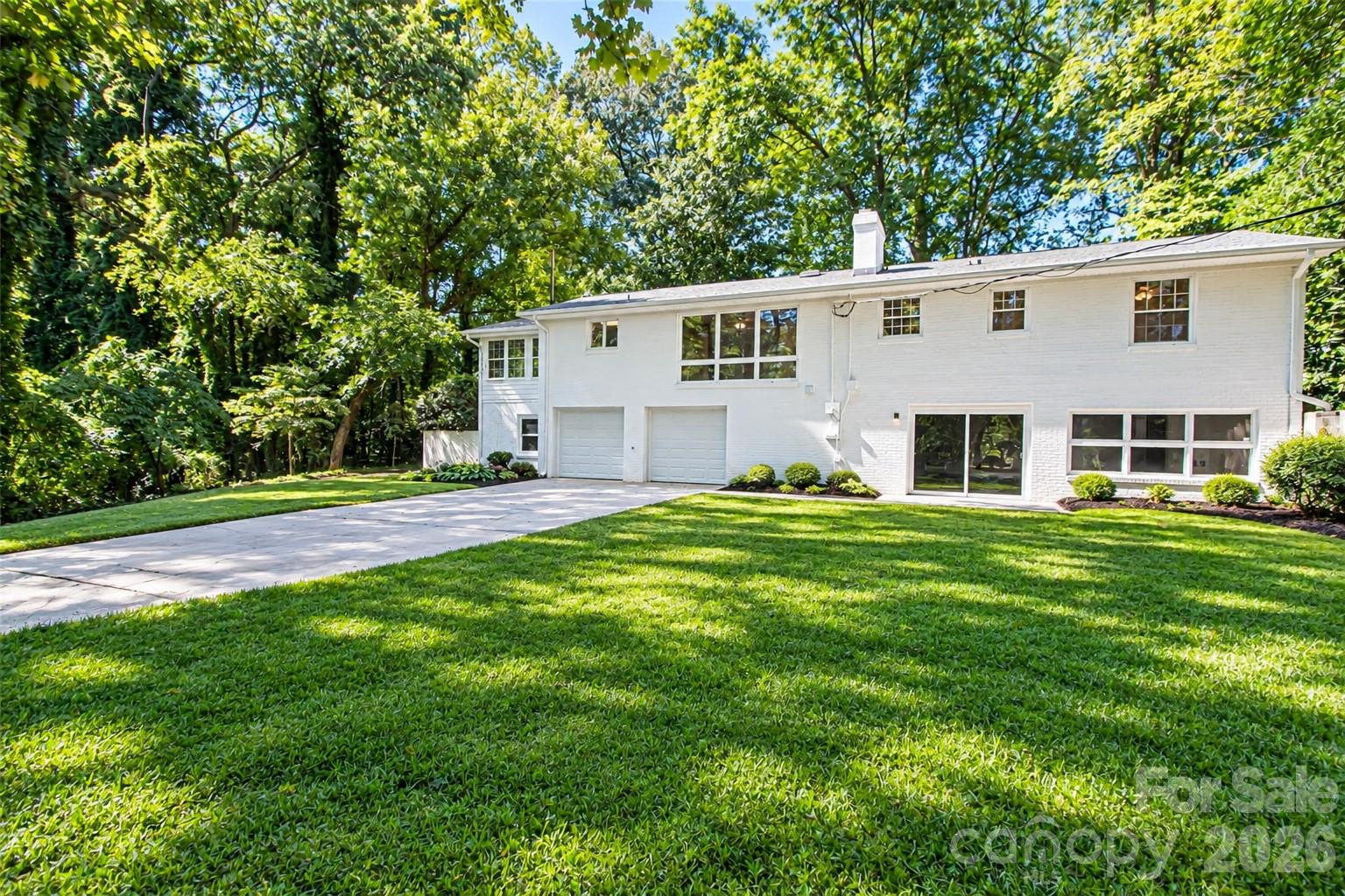 7400 Oakwood Lane