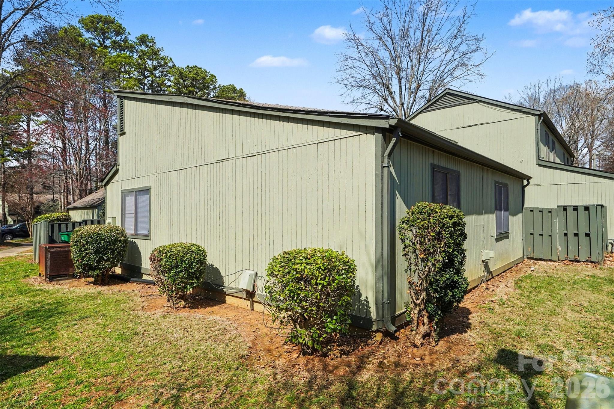 Four Seasons - Residential