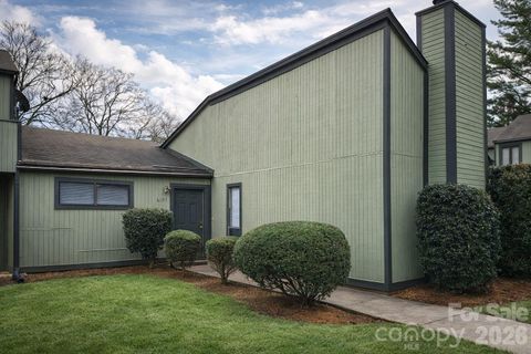 Photo of 6107 Bent Tree Court, Charlotte, NC 28212 (MLS # 4352141)
