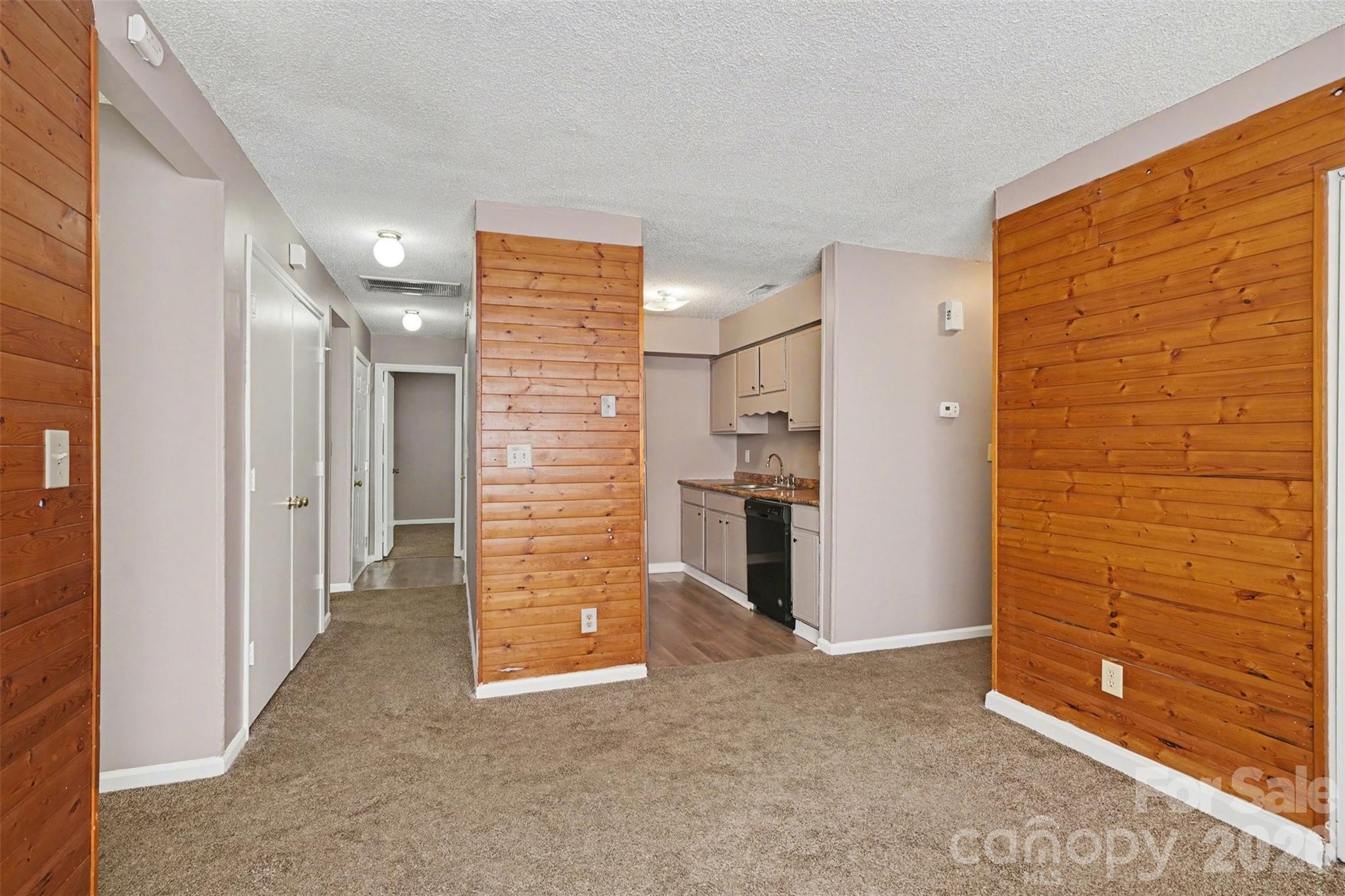 Four Seasons - Residential