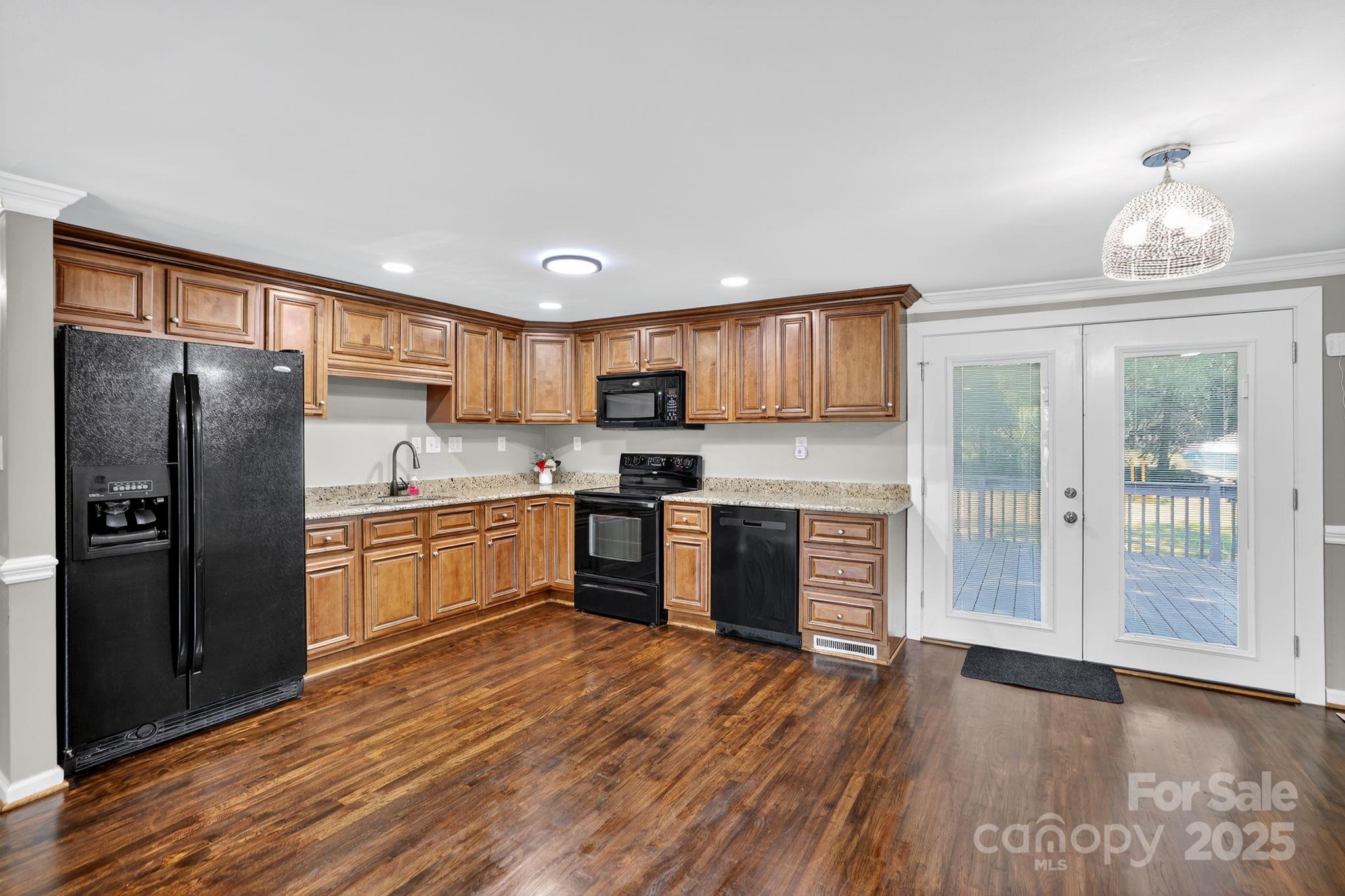 2200 Peninsula Avenue