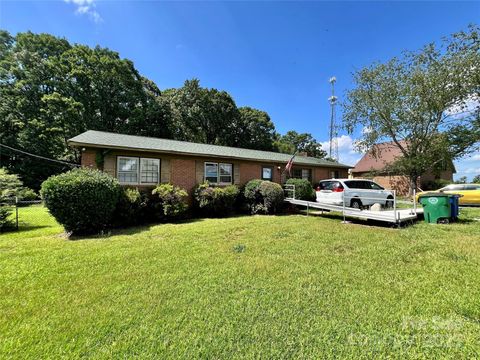Photo of 1321 Stallings Road, Matthews, NC 28104 (MLS # 4283585)