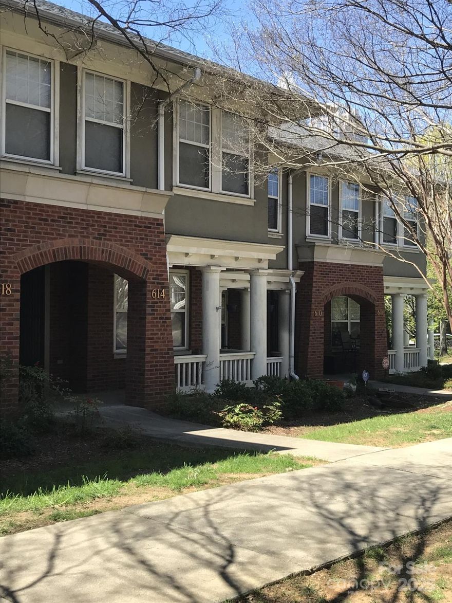 1st Ward two story townhome with designated parking spot and on street parking. Walk to Uptown, light rail and First Ward Park! Cozy established community with easy access to 277, Plaza Midwood, Noda and Midtown.