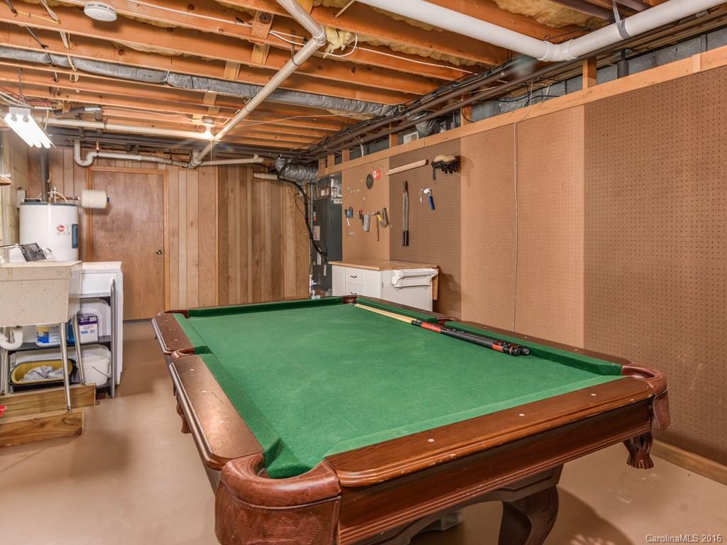 English Hills - Residential