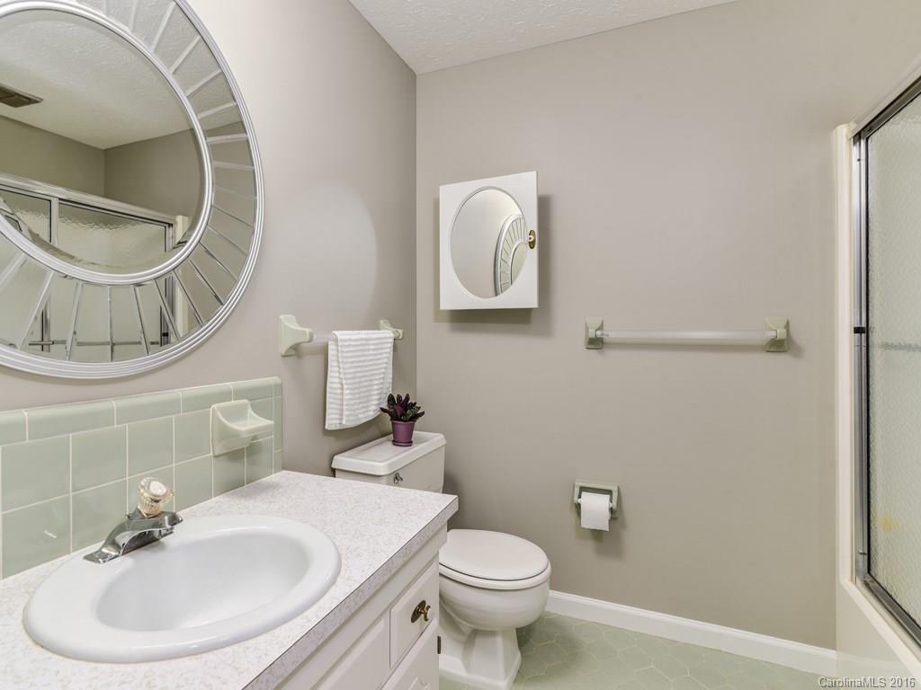 English Hills - Residential