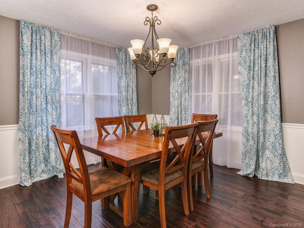 English Hills - Residential