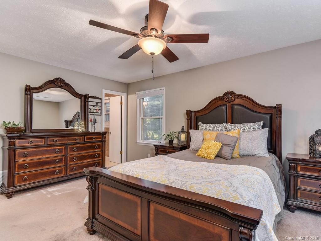 English Hills - Residential