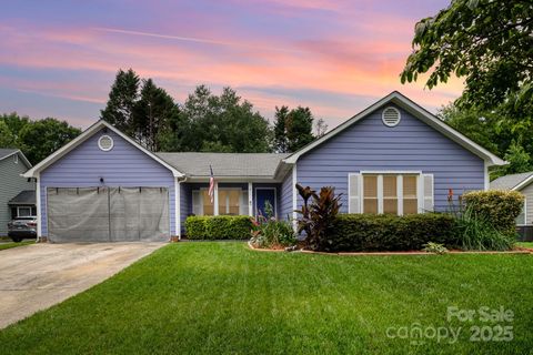 5711 Lambrook Court Charlotte NC 28269