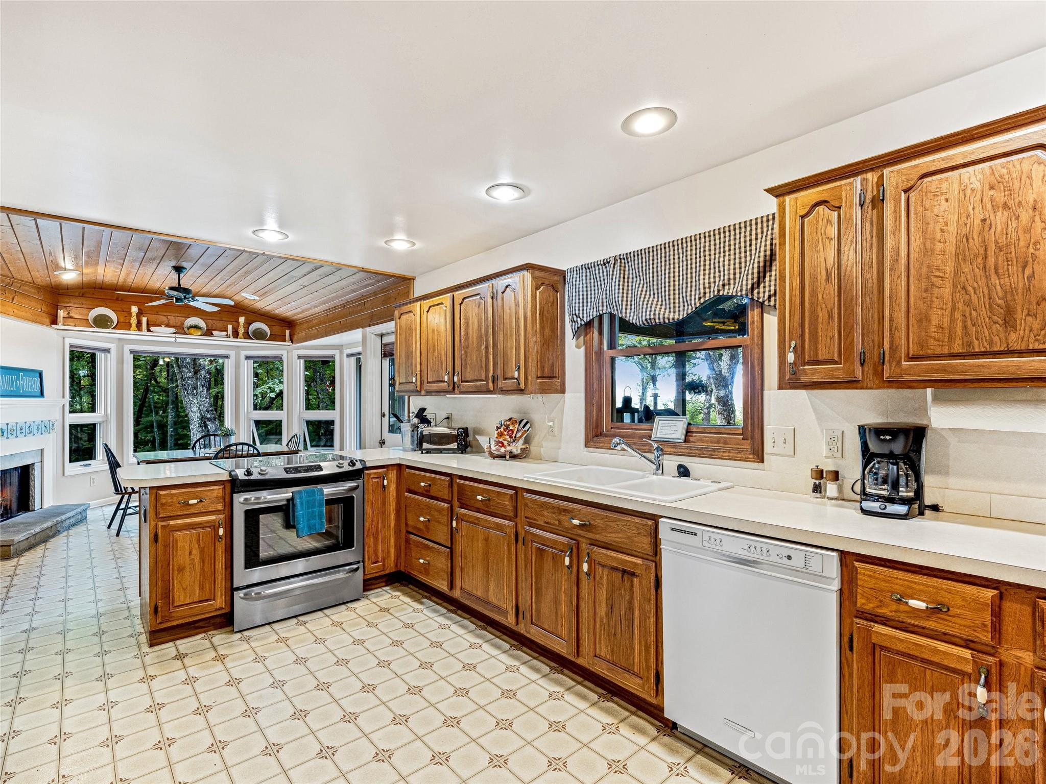 lake Toxaway Estates - Residential