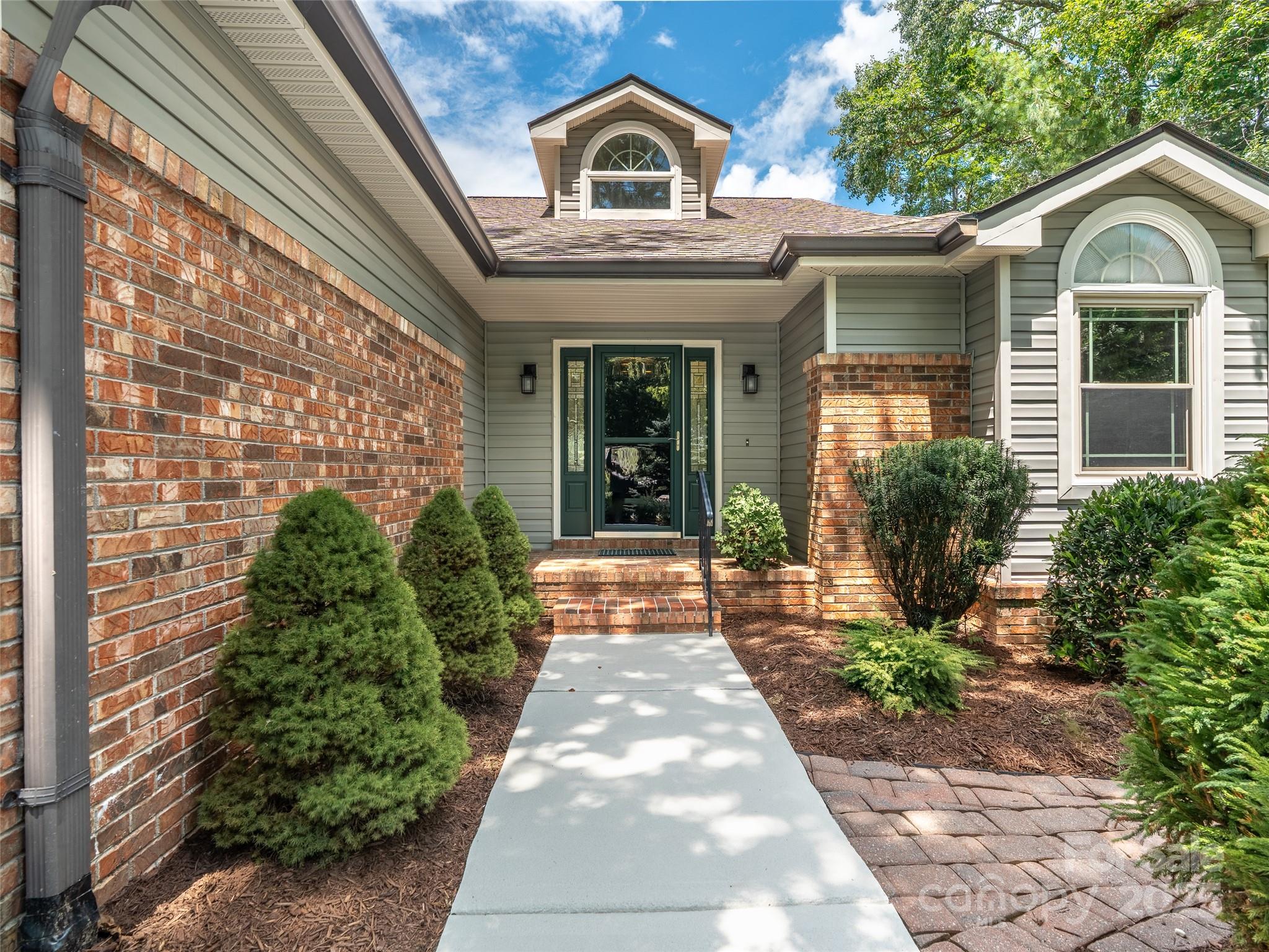 350 W Shay Circle