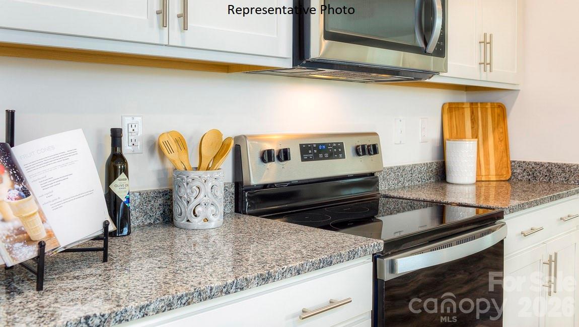 The Hamptons at Hickory - Residential