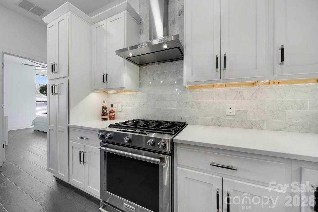 2401 Euclid Avenue 301