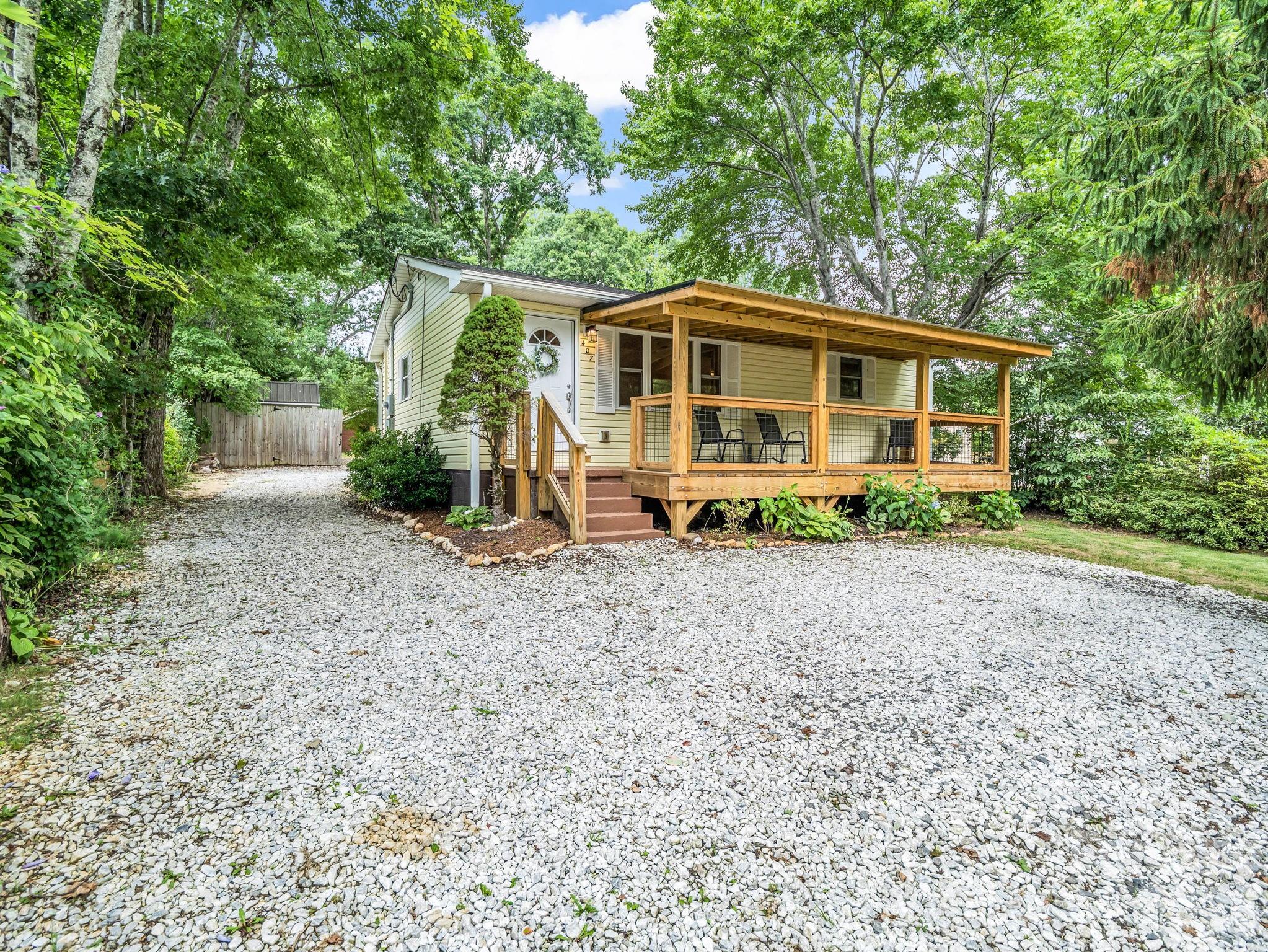 407 Hiawassee Avenue, Black Mountain, NC, 28711