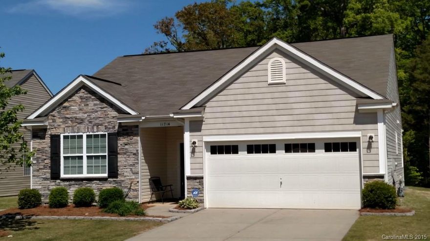 BACK ON THE MARKET! Fantastic ranch in Woodbury. Laminate HW's in foyer, kitchen & dining area. Kitchen features SS appls, 42" cabinets, granite counters. Spacious master BR w/ walk in closet. 2 addt'l BRs & full bath located @ front of home. Fantastic pool/waterpark, clubhouse w/playground, basketball & volleyball courts. Close to shopping including Target, Home Depot,Lowes, and Walmart. Excellent road accessibility to I-485 beltway. Lawn maintenance included in HOA. $500 bonus thru 7/8/15