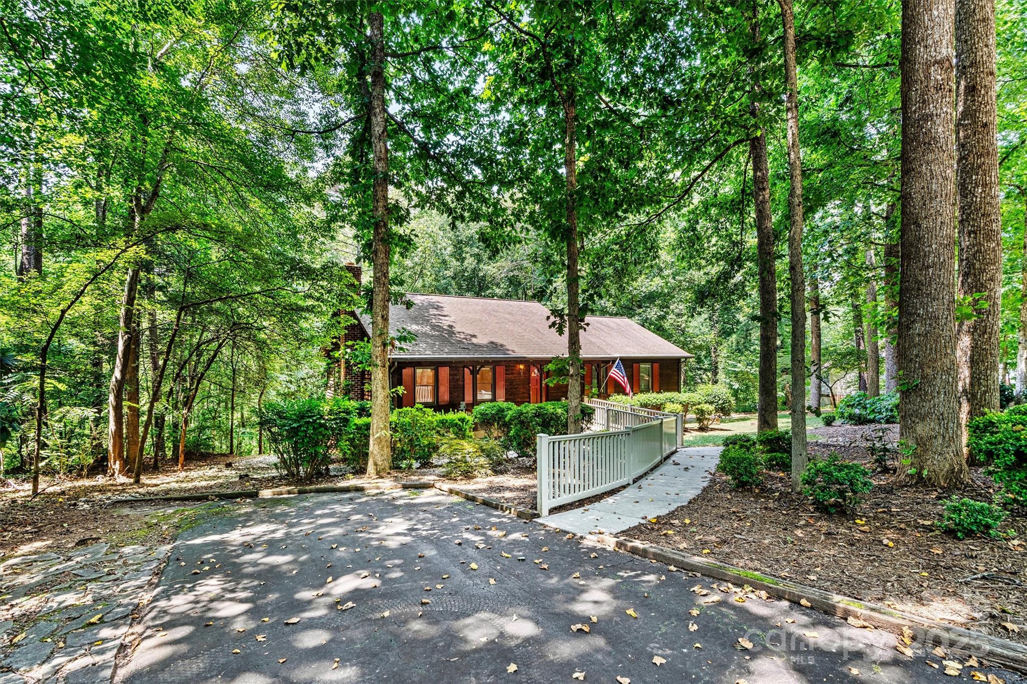 1408 Kensington Circle