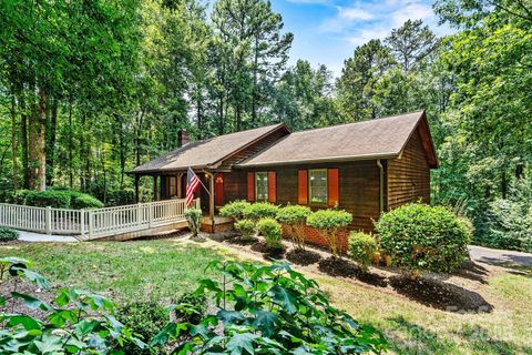 Photo of 1408 Kensington Circle, Newton, NC 28658 (MLS # 4280198)