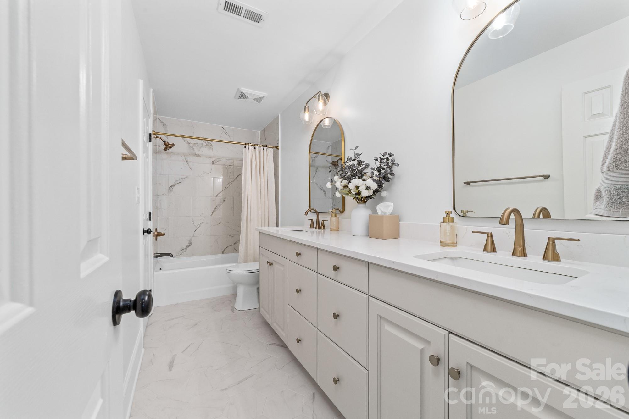 The Peninsula - Residential