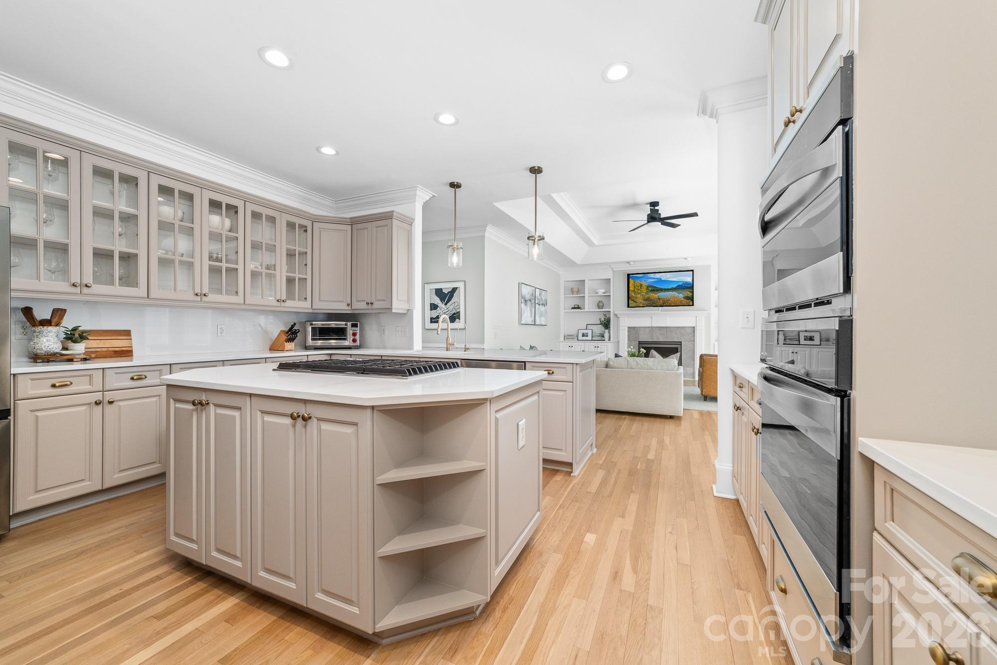 The Peninsula - Residential