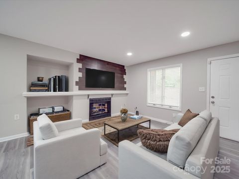 1847 J Julian Lane A Charlotte NC 28208