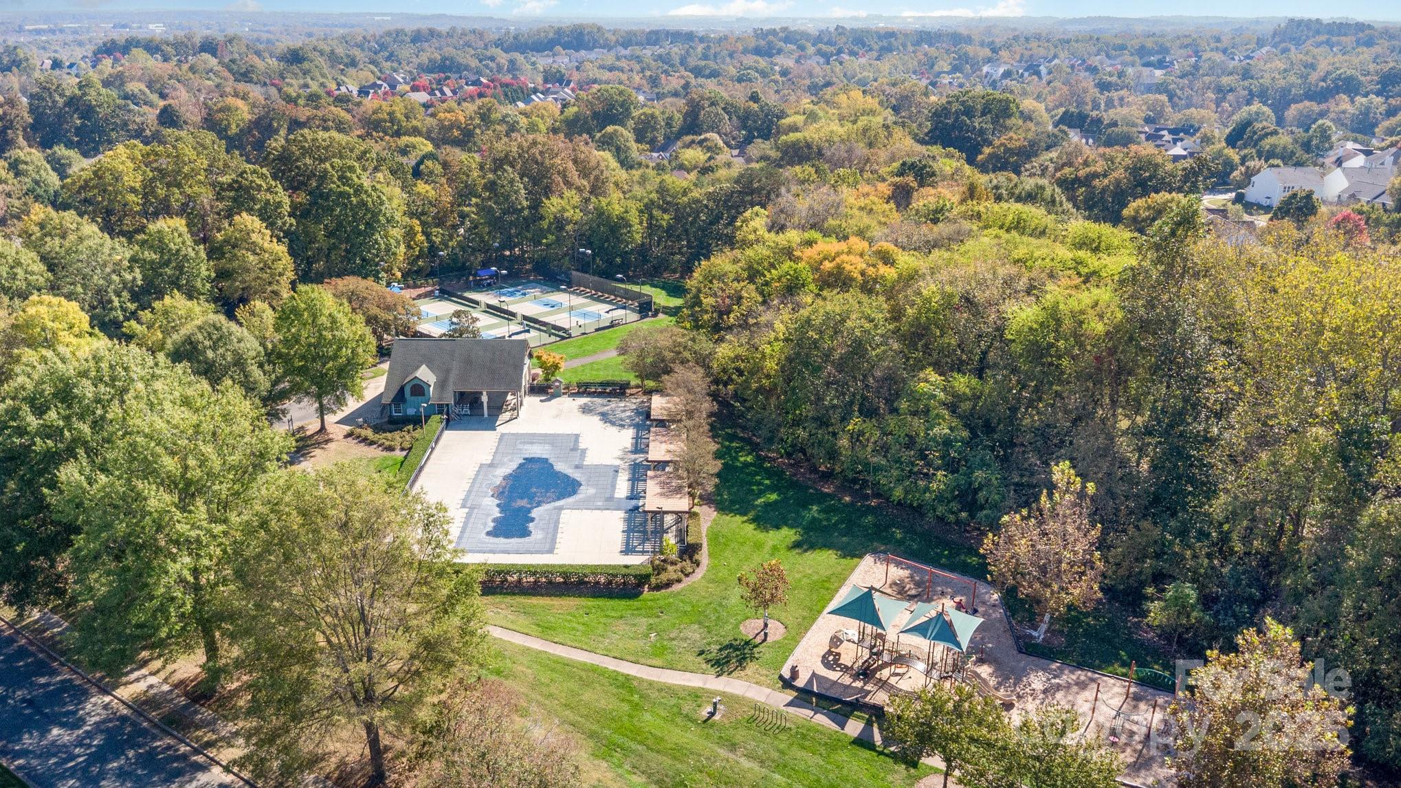 The Glen at Highland Creek - Residential