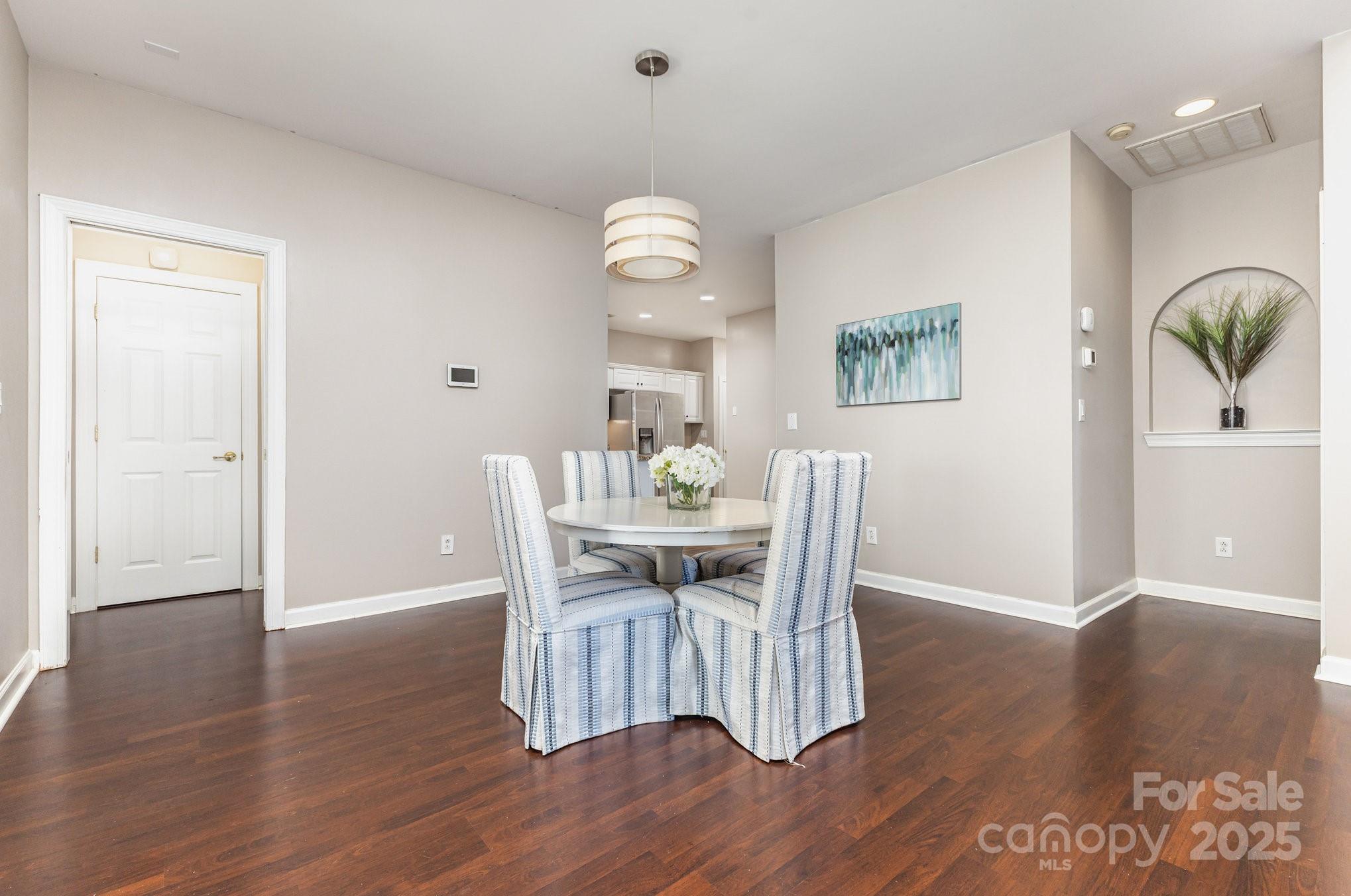 8572 Highland Glen Drive