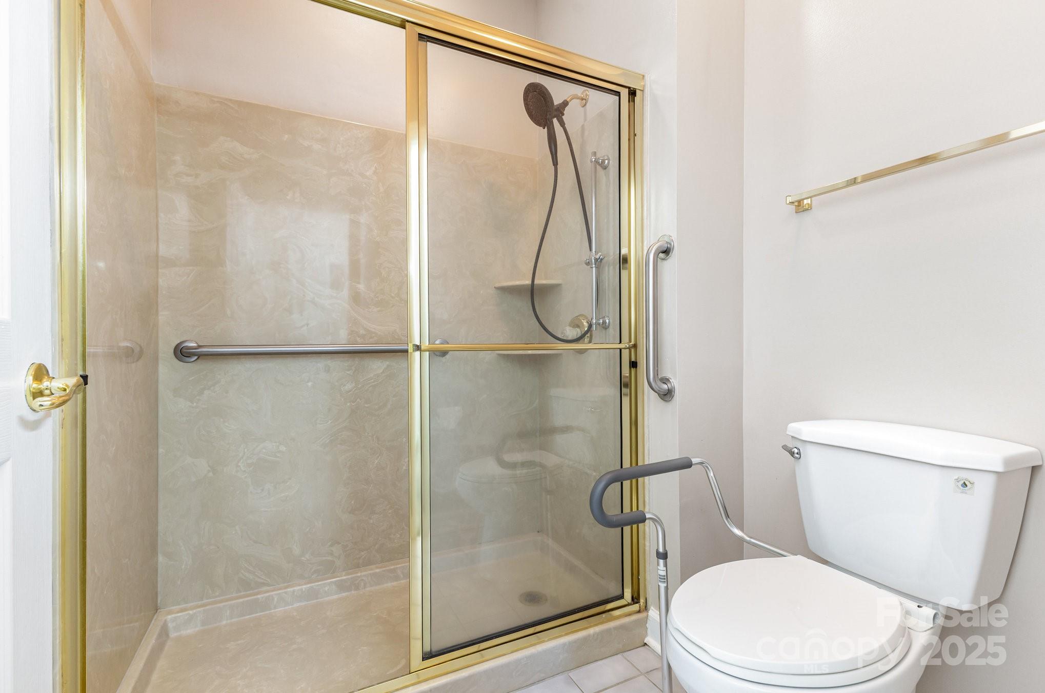 The Glen at Highland Creek - Residential