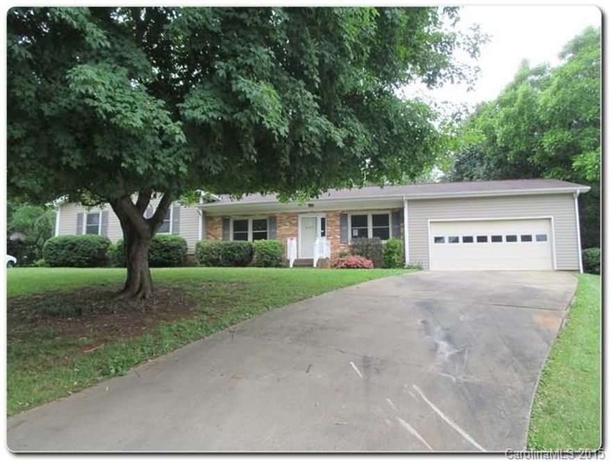 Charming 1 story home in Falling Creek Subdivision! Home has tons of curb appeal with 2 car garage, private fenced backyard with large patio. Interior features formal LR and DR, Great Kitchen with unique island. 4 spacious bedrooms and den with brick fireplace.