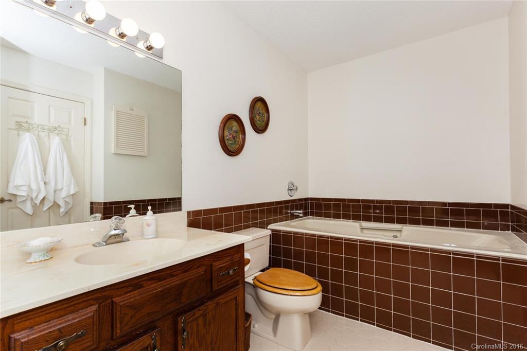 Fleetwood Plaza - Residential