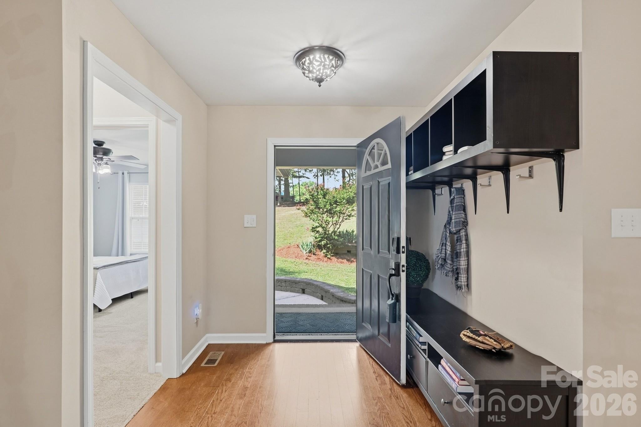 398 Knoll Court SE