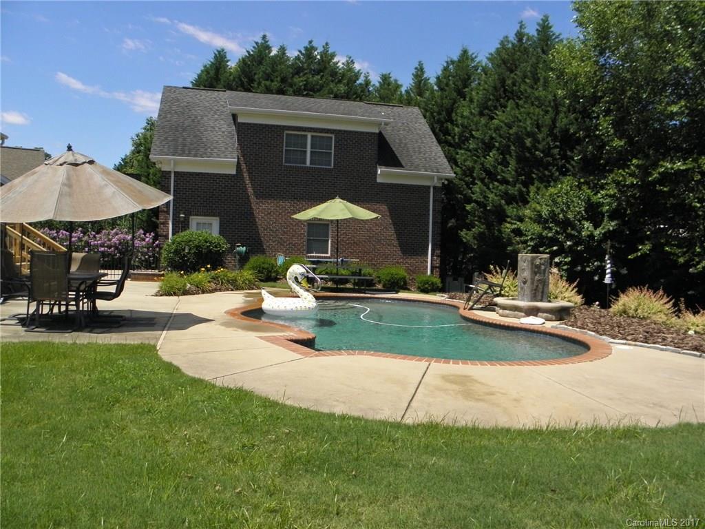 Country Club Estates - Residential