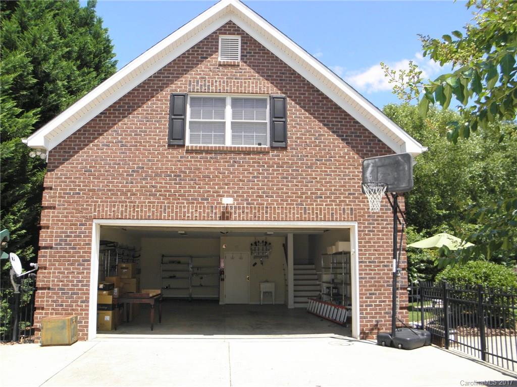 Country Club Estates - Residential