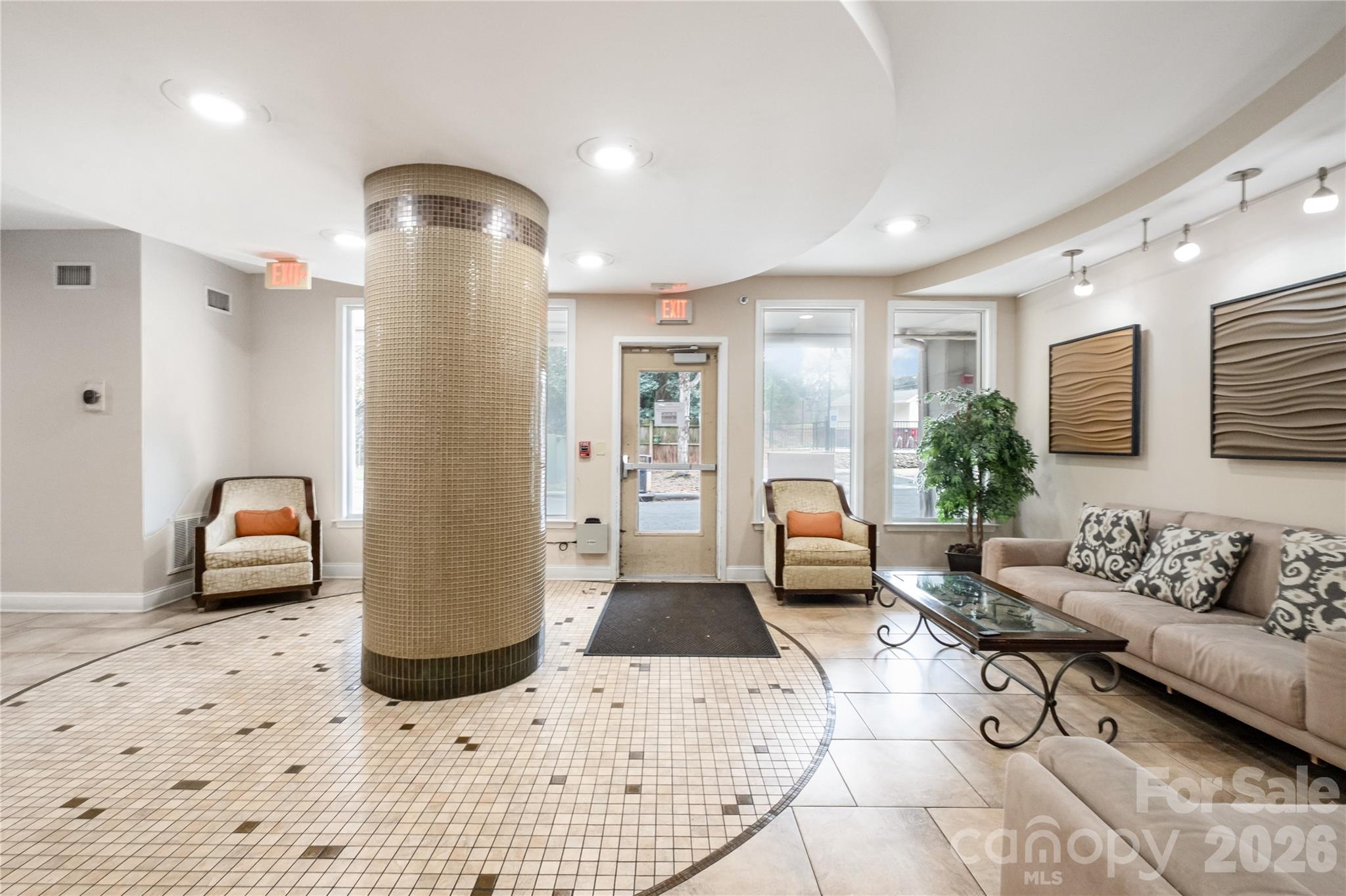 1000 E Woodlawn Road 217
