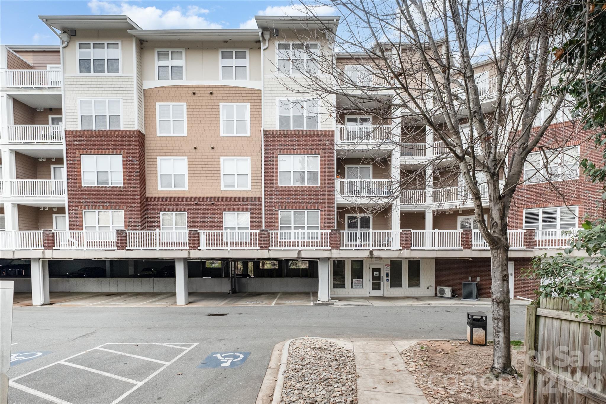 1000 E Woodlawn Road 217