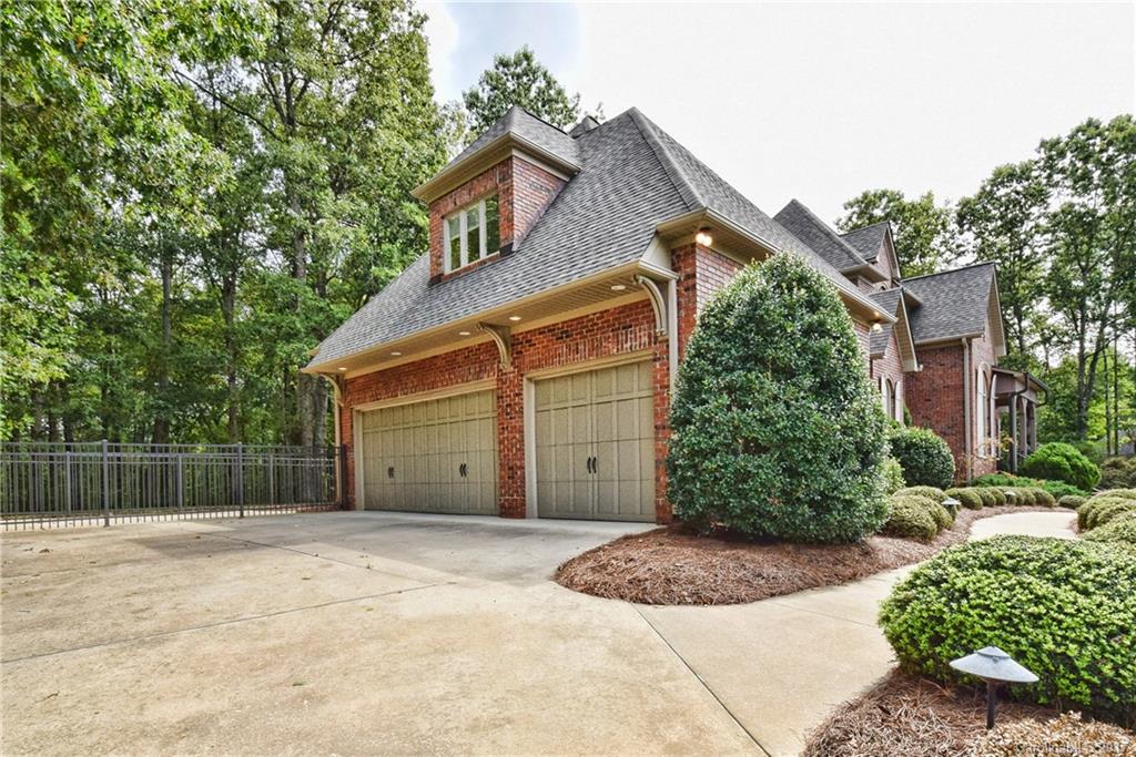 Hamilton Crest - Residential