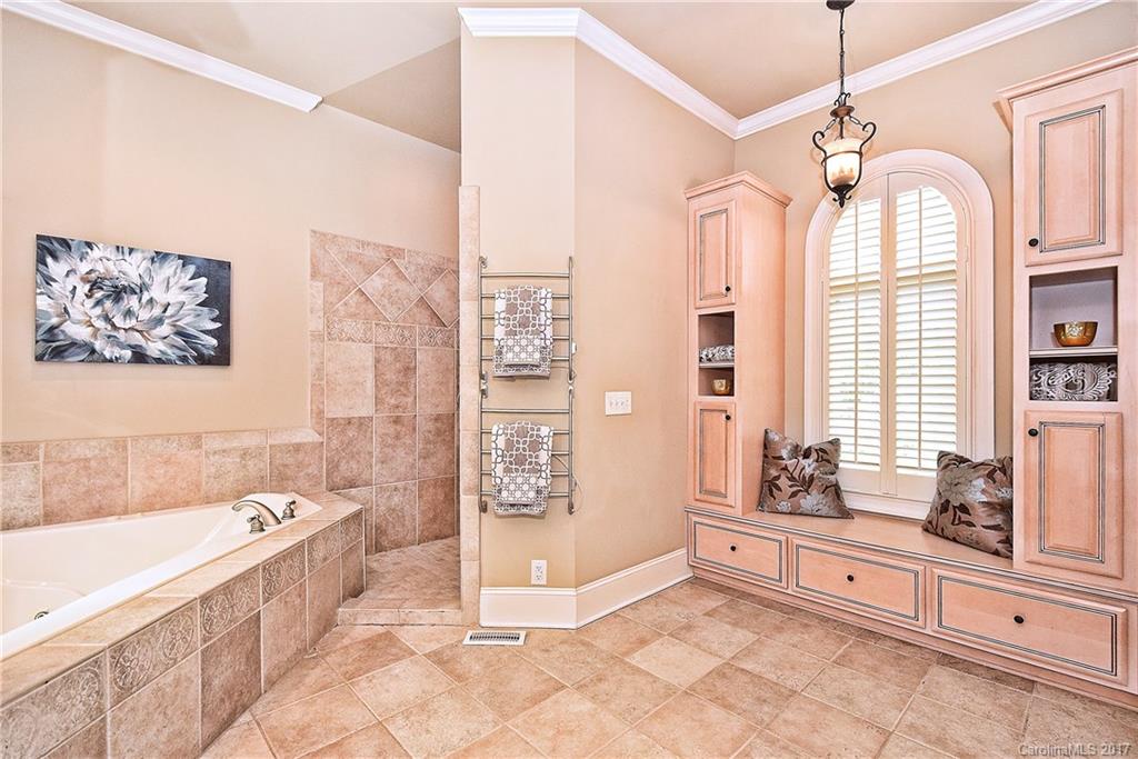 Hamilton Crest - Residential